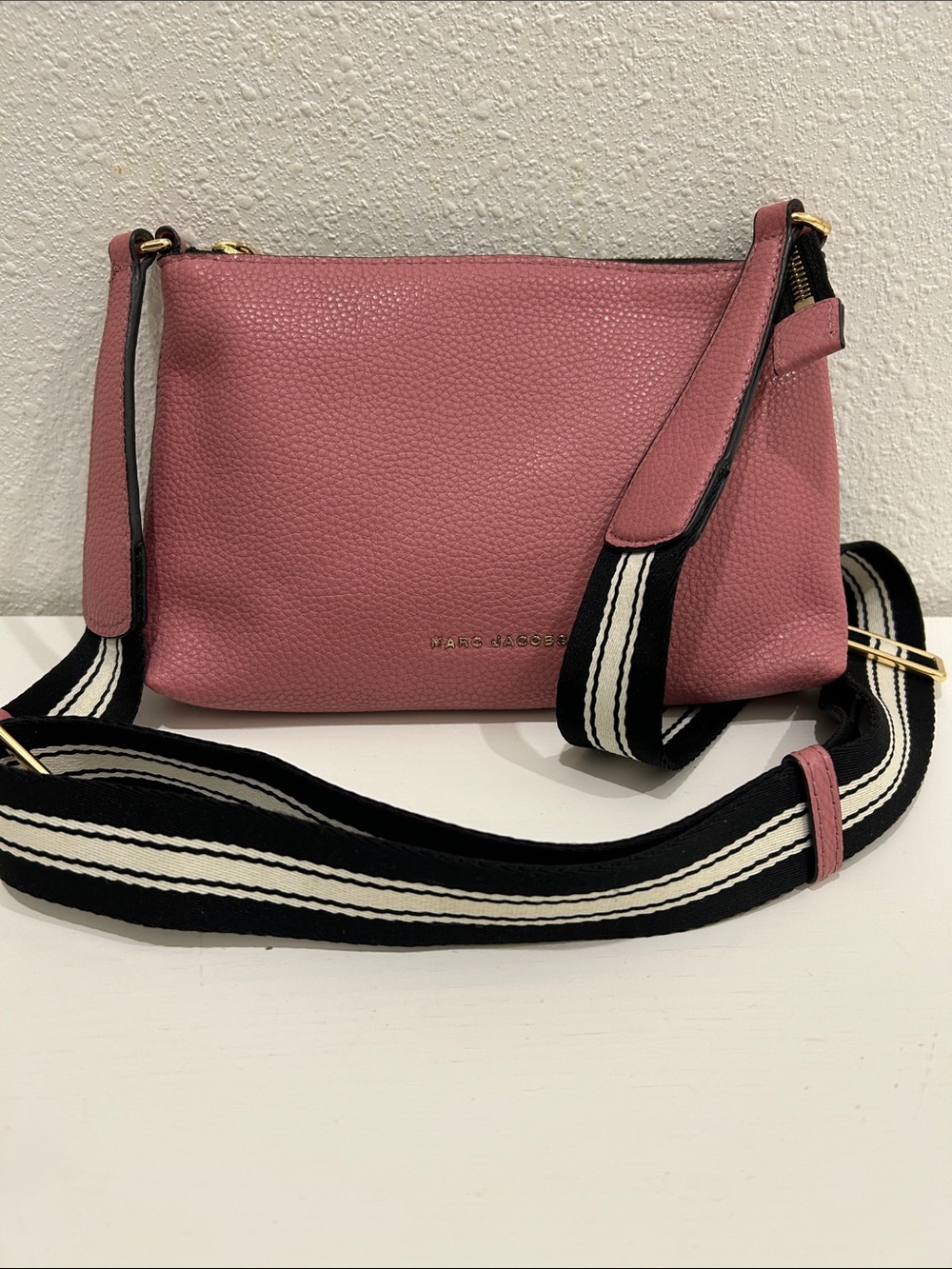NWOT MARC JACOBS Cosmo Crossbody Pebbled Leather Bag